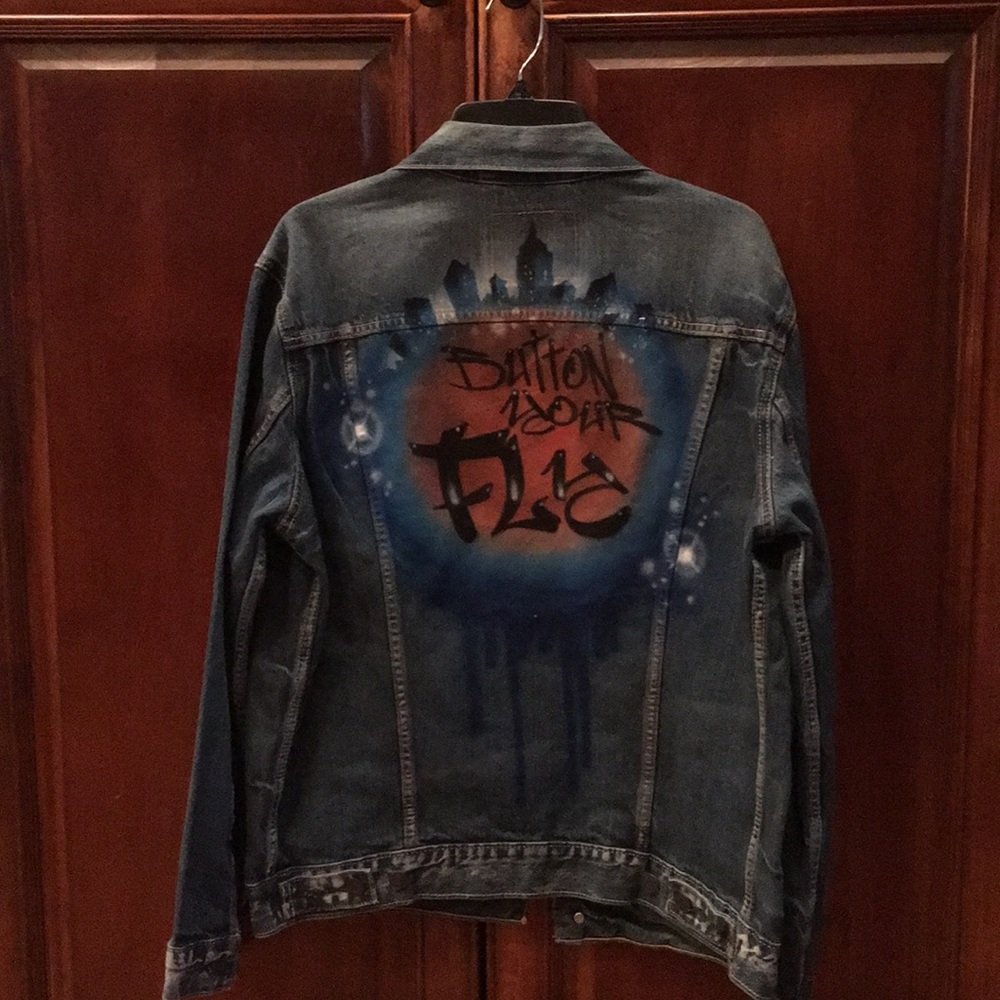 Men’s Levi’s jean jacket
